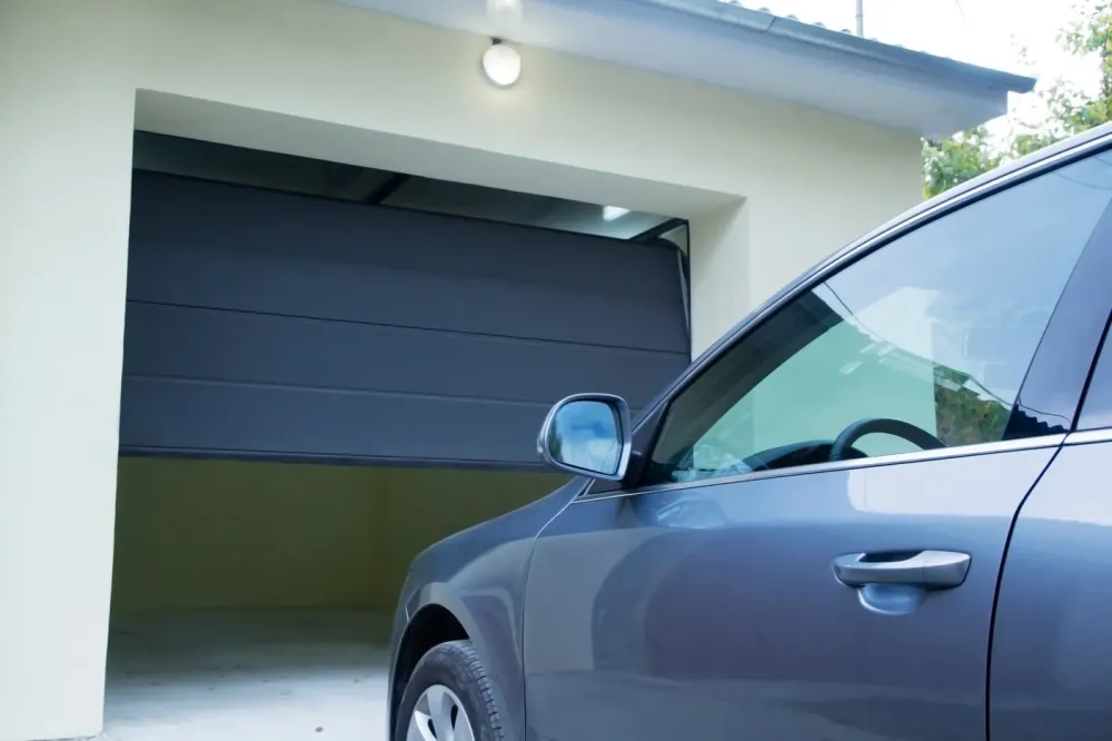 Porte de garage à ECHIRE